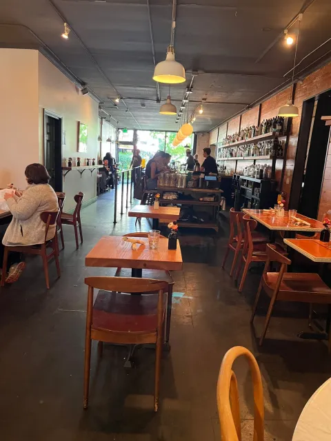 A Fresh, Hearty & Delicious Lunch Spot on Bainbridge Island! 🥪🌿🏝️