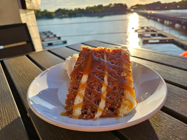 🌊 Hidden Lakeside Gem in Indianapolis!