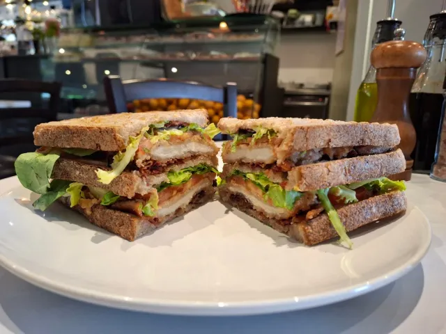 🥪 The Surprise Sandwich – A Truly Delightful Experience! 🥪