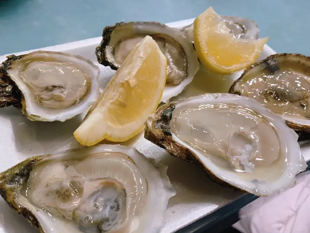🦞 Quincy Market: Boston’s 200-Year-Old Foodie Paradise 🍴