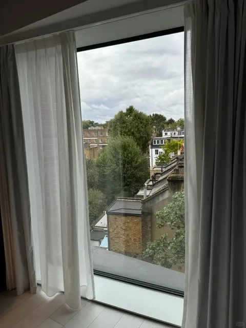 🇬🇧 London Hotel Stay Review: Amazing Value in the City Centre! 🏨💫