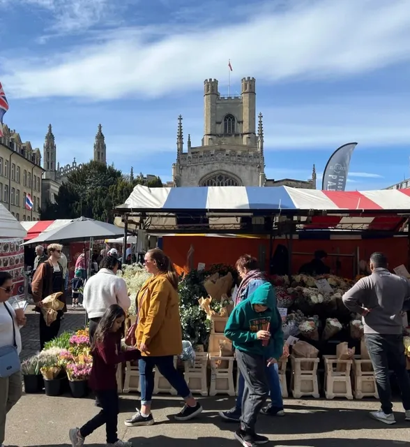 🇬🇧 Cambridge Market Feast: Stuff Yourself for £10! 🍴💥