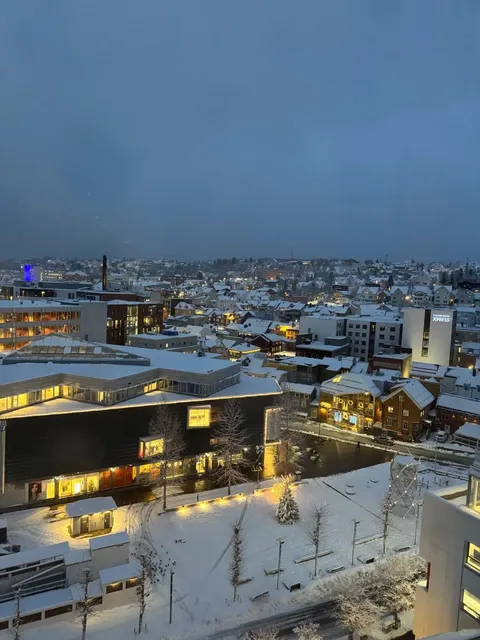 Tromsø Accommodation Hack: Stay Cheap in Prime Locations! 🏨💰