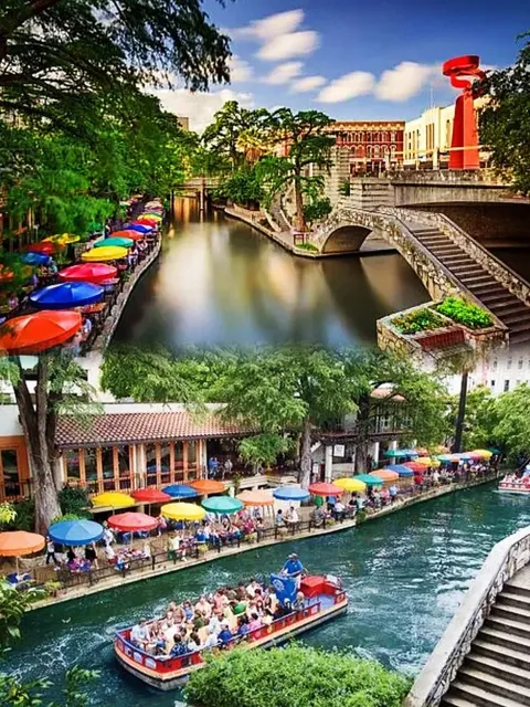 Where Locals Go for Fun | A Stroll by the Mississippi River (2)🌟