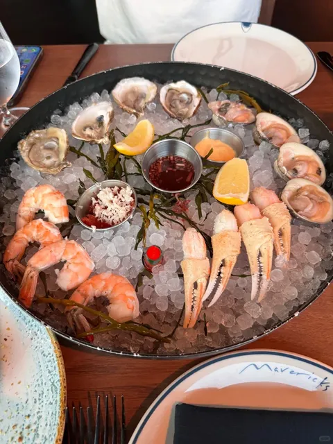 Montauk NY Restaurant | Mavericks Montauk 🌟