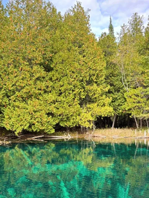 Upper Peninsula Michigan: 3-Day Fall Road Trip Guide 🍁👭🚗 (Part 1)