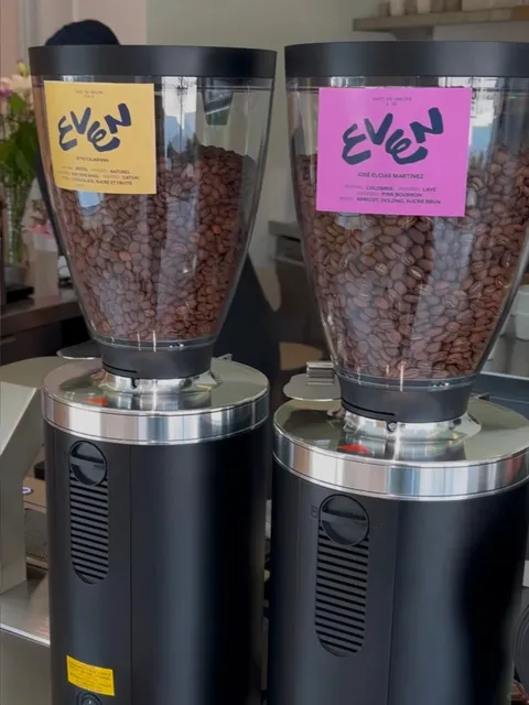 Toronto’s New Minimalist Café 🪩 Using Montreal’s Finest Beans