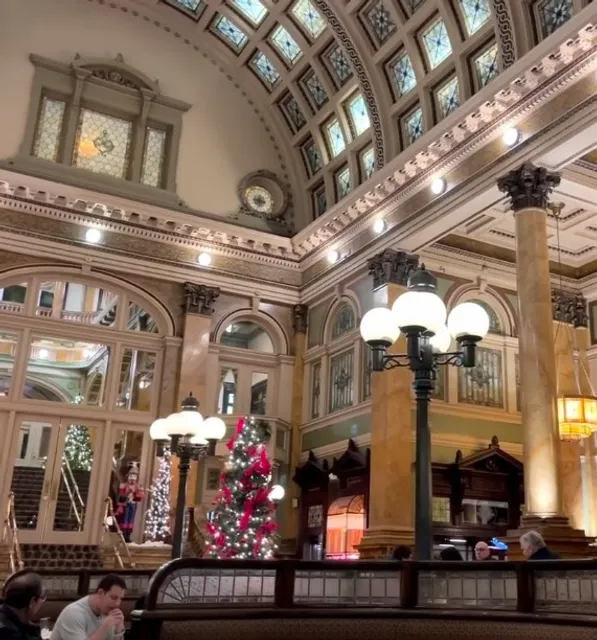 🚉 Grand Concourse - Pittsburgh's Most Dramatic Dining Experience! 🌉