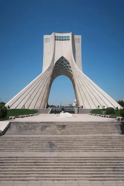 Tehran Travel Guide: Iran's Historic & Modern Capital 🇮🇷✨
