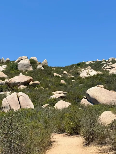 🇺🇸 Potato Chip Rock Hike - San Diego's Iconic Adventure! 🧗♂️
