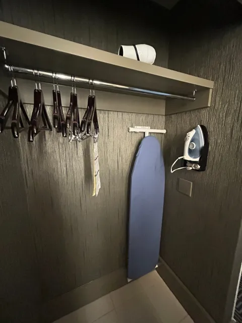 Comfortable & Well-Located! 🏨📍