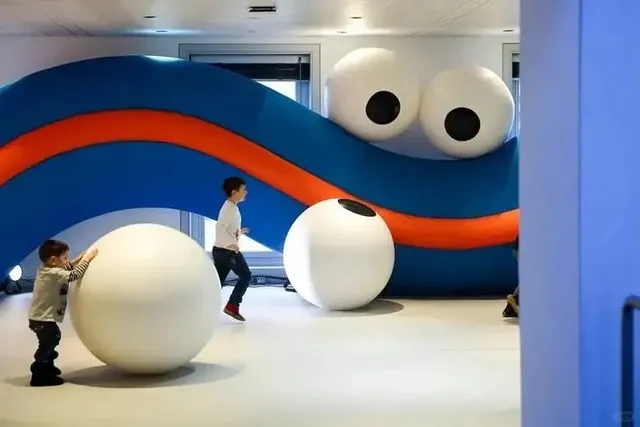 Immersive Fantasy Art Space Lands in Dallas! 🎈✨