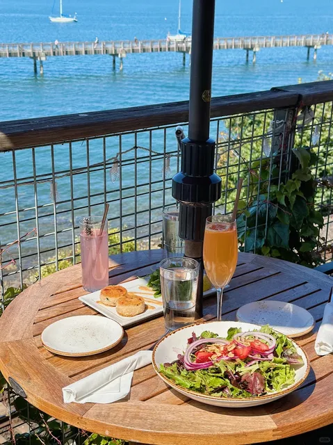 Most Beautiful Restaurant on the US-Canada Border｜🐚