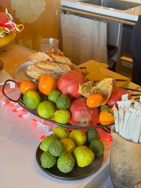 New LA Café｜Paris Meets Caracas at Chainsaw Cafe