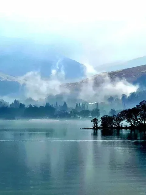 🇬🇧 Lonely Planet's Divine Lake | Just Outside Glasgow