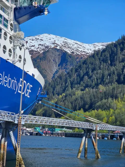 In Juneau, the Moment I Stared into the Eyes of a Glacier ❄️