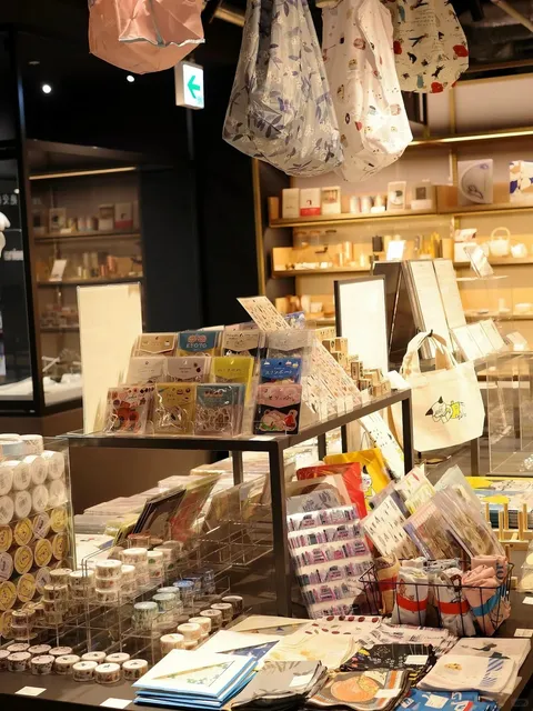 🍃 Kinokuniya Bookstore 🌸