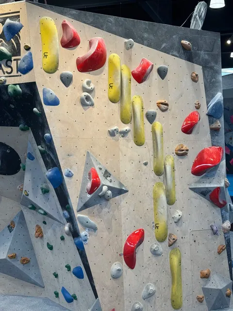 🇬🇧 London Indoor Rock Climbing & Bouldering for Beginners 🧗‍♀️✨