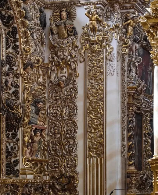 Capilla del Rosario: Mexico's Baroque Masterpiece ✨🏛️