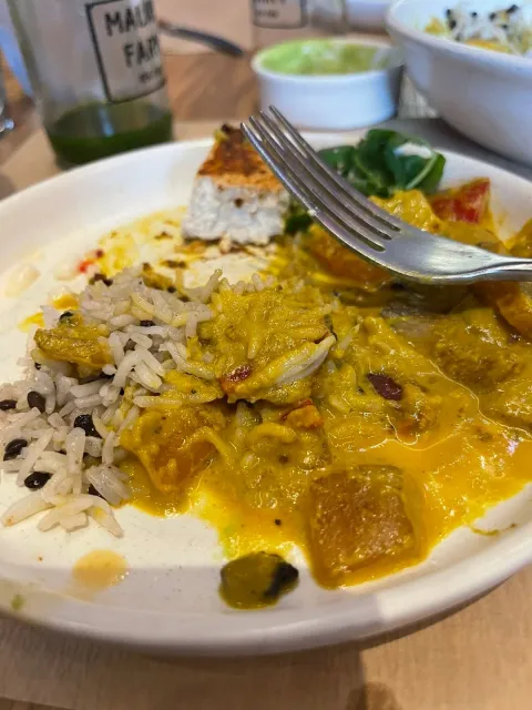 Great Vibes & Excellent Vegan Options! 🌱✨