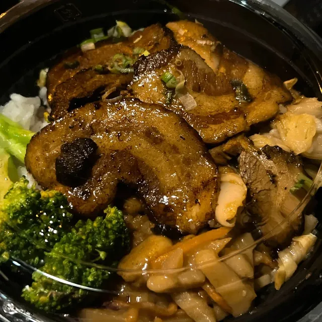 Healthy Salad and Milk Tea: JJ Poke Bowl