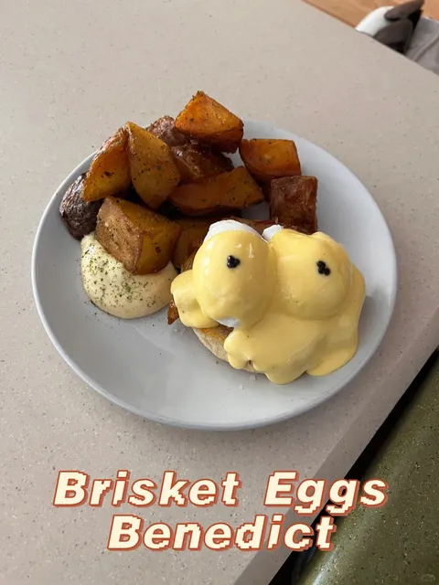 Cullum’s Attaboy – A Cozy Brunch Spot in Texas! 🍳🌿