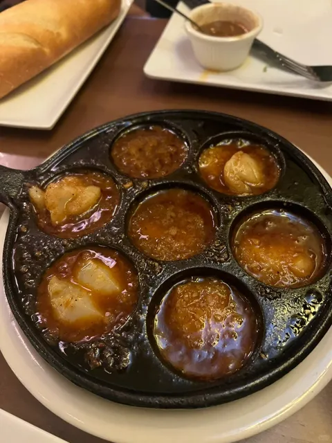 Chicago's Most Unique Vietnamese Pho Stands Out! 🍜