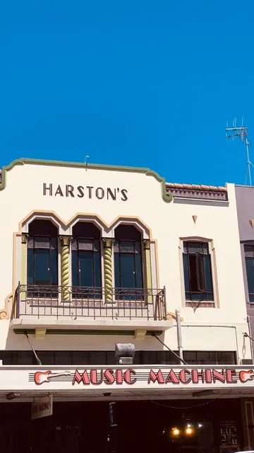 Napier’s Blue Hues: A Cinematic Escape 🎬💙
