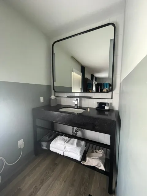 🏨 A Clean & Convenient Stay with Modern Vibes! ✨