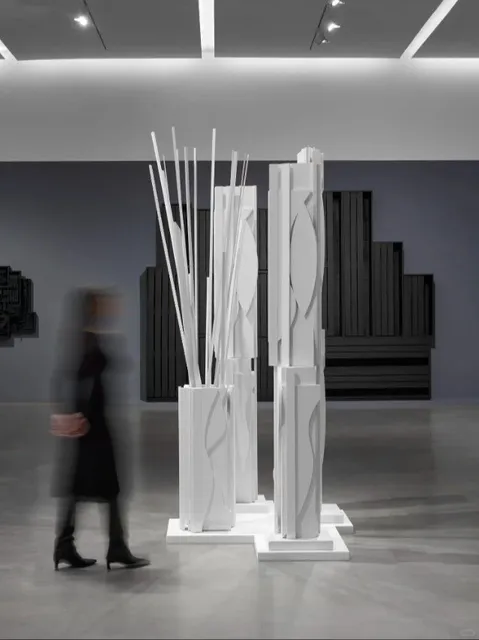 🕊️ Louise Nevelson: Dancing in the Shadows 💃🏿