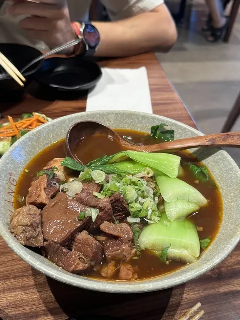 "Shang Artisan Noodle": Great Ambiance, But Flavor Loses to Tianpeng?