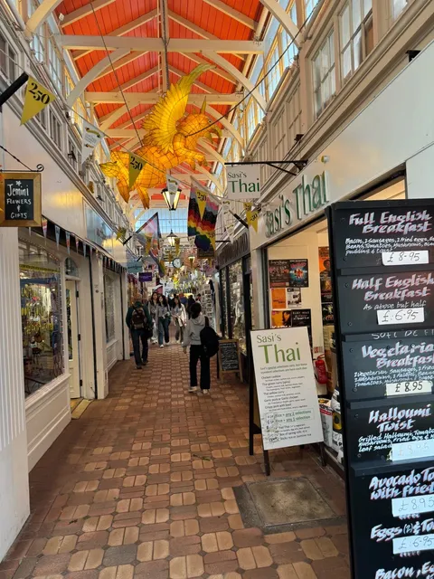 Oxford Adventure: Where Academia Meets Magic! 🎓✨