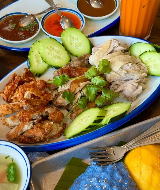 Boston new store | Treasure Thai +1💛 The chicken is so tender