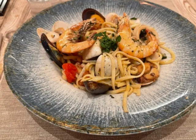 🍔 Mamay Málaga: A 4.9-Star Stunner Worth Every Euro!