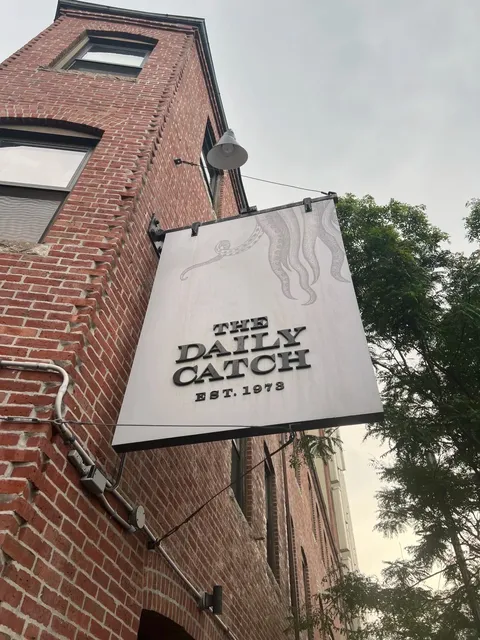 🦞 Daily Catch Waterfront – Boston’s Legendary Lobster Pasta Spot! 🍝 