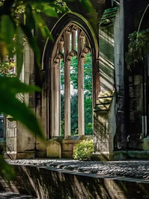 London Stroll 🕍 Hidden Ancient Church Gardens in the City