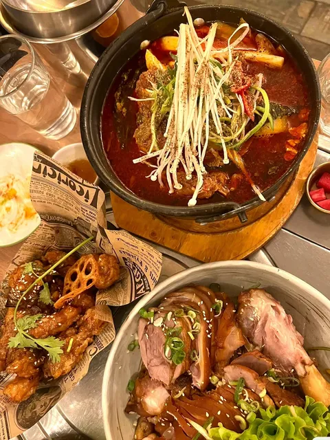 Unmissable Korean Delights in Paris: The Potato Rib Soup You Can't Resist!