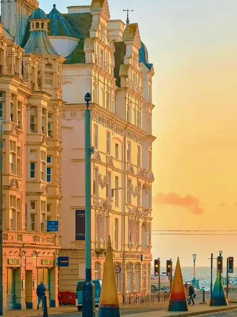 🇬🇧 Brighton: The Orange-Hued Edge of the World