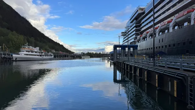Juneau, Alaska: A Rainy & Rewarding Day Trip 🌧️🏔️