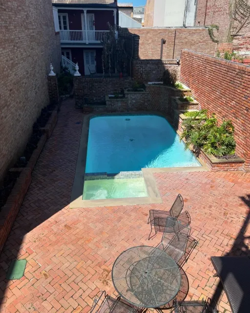 Your Perfect French Quarter Apartment 🌟