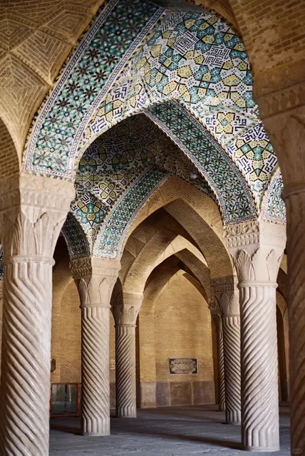 Shiraz 🇮🇷 | A Pink City Strolling Guide