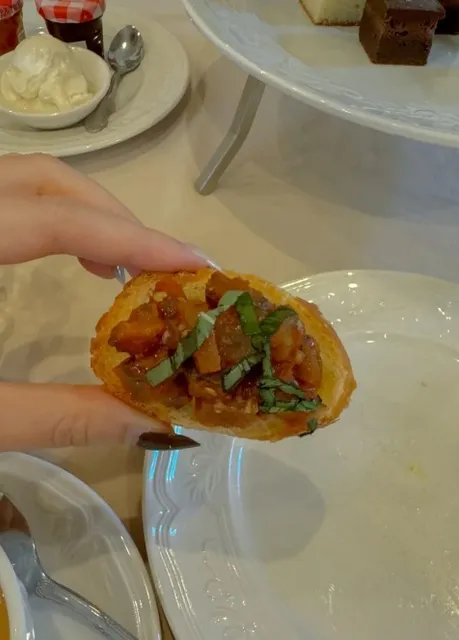 🏨 The Inn on Negley | A Quaint Afternoon Tea Escape in Shadyside