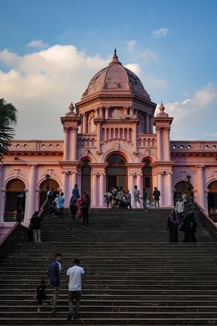 Dhaka Hotel & Sightseeing Guide: Where to Stay and What to See