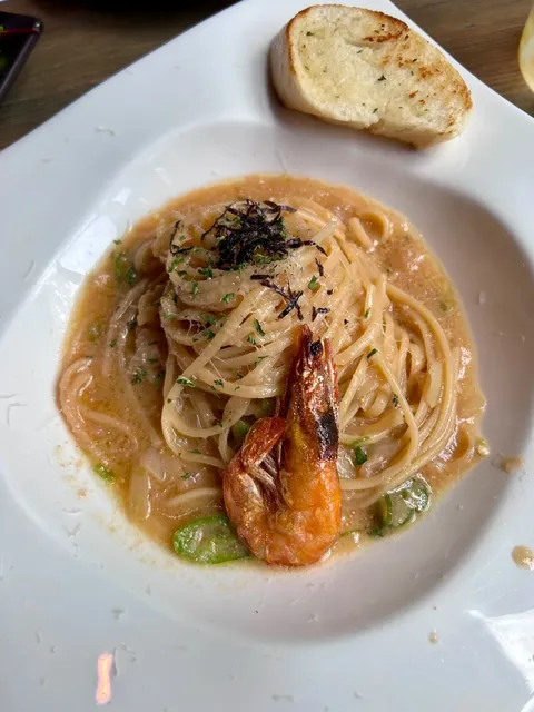 🇺🇸 LA Loves This Koreatown Restaurant + Café 🍵