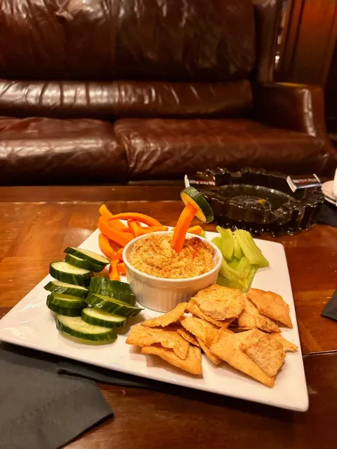 An Amazing Lounge for Drinks & Vibe! 🍸🚪