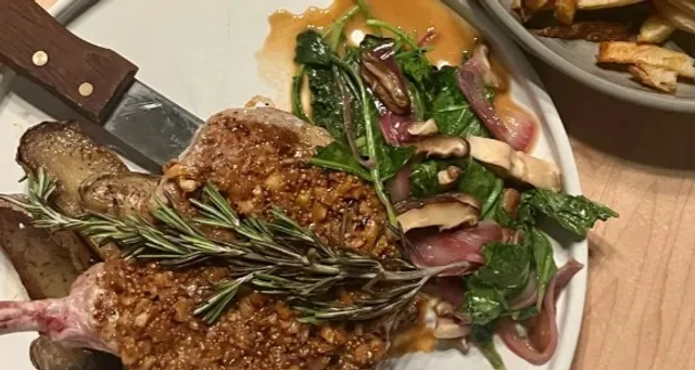 Urban Tap | A Vibrant Gathering Spot for Comfort & Craft in Pittsburgh