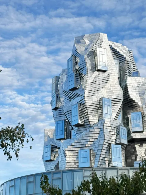Arles’ Futuristic LUMA Tower: A Metallic Mirage 🌪️✨