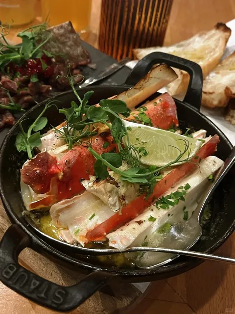 A Spontaneous Evening at Tapes