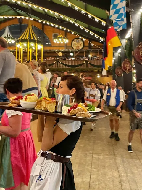 🇩🇪 Oktoberfest: Where Every Sip is Liquid Happiness! 🍻