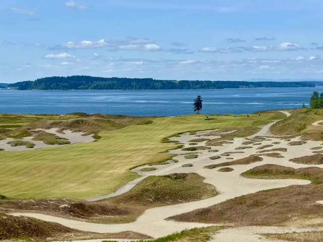 Chambers Bay: Washington's Public Golf Crown Jewel ⛳🌊  